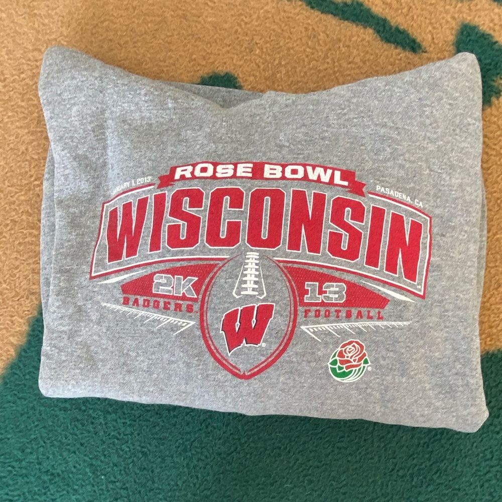 Medium Wisconsin Rose Bowl Hoodie